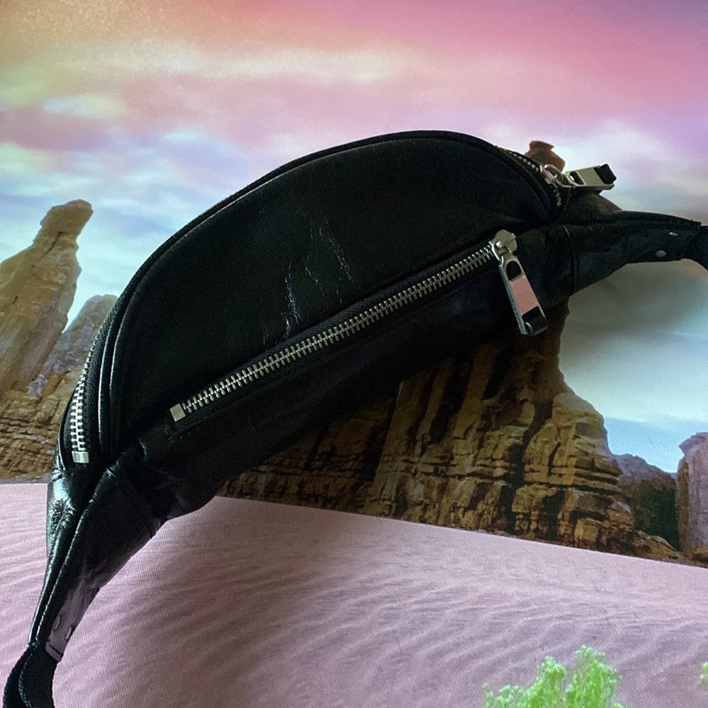 🖤Treasure & Bond Leather Funny Pack.